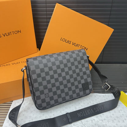 LV Checker blk bag | Unisex